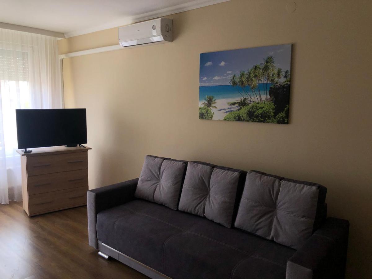 Alina Apartmanok Hajdúszoboszló Buitenkant foto
