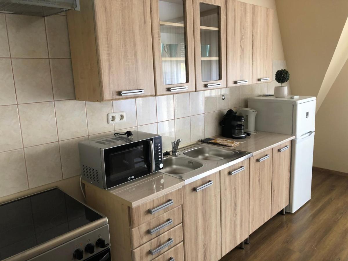 Alina Apartmanok Hajdúszoboszló Buitenkant foto