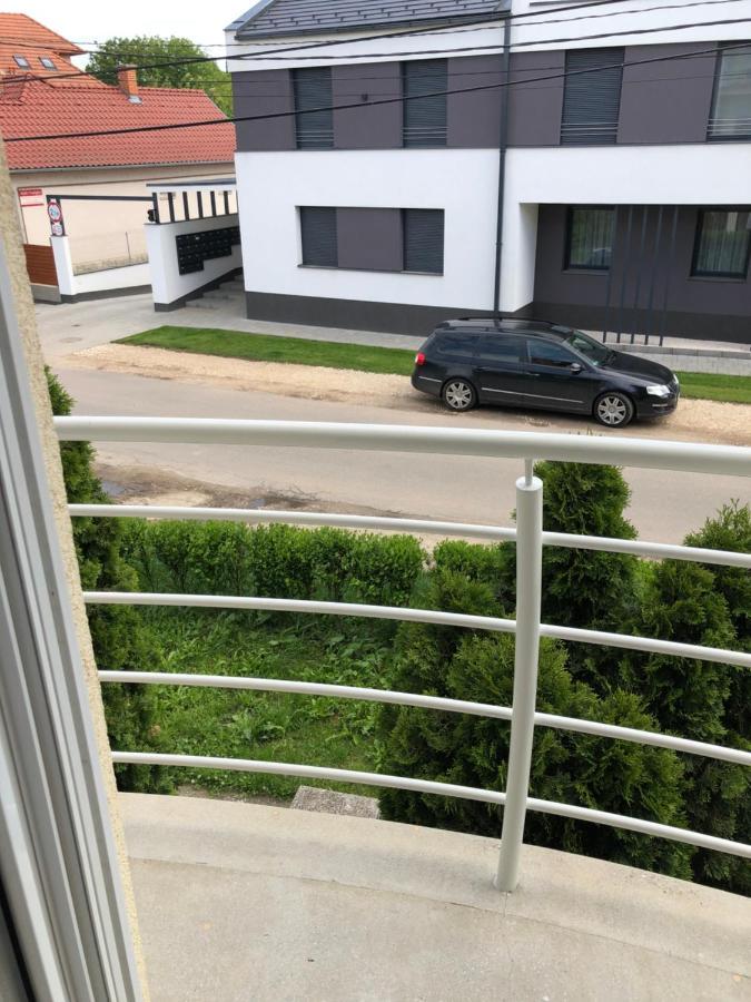 Alina Apartmanok Hajdúszoboszló Buitenkant foto