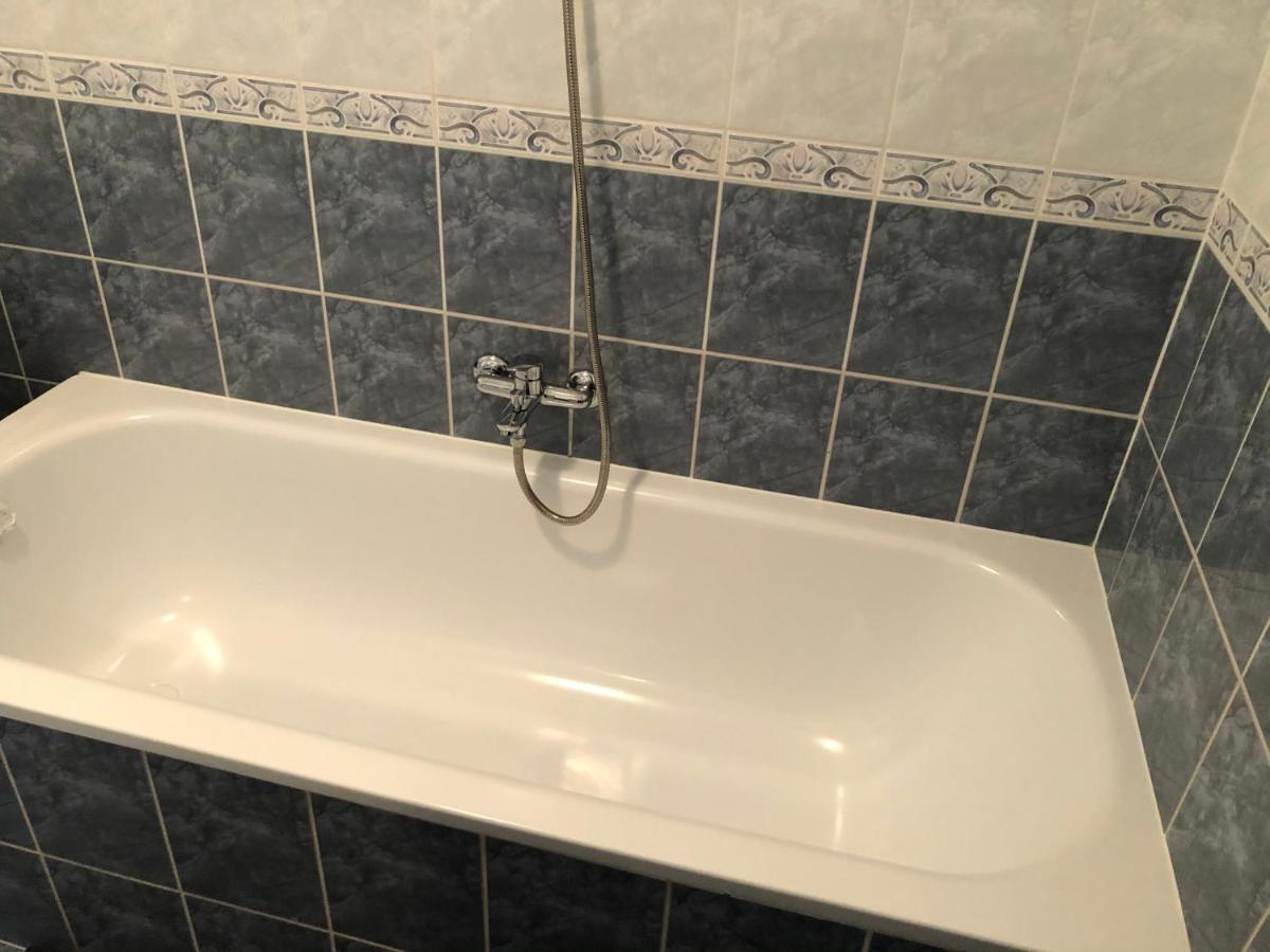 Alina Apartmanok Hajdúszoboszló Buitenkant foto
