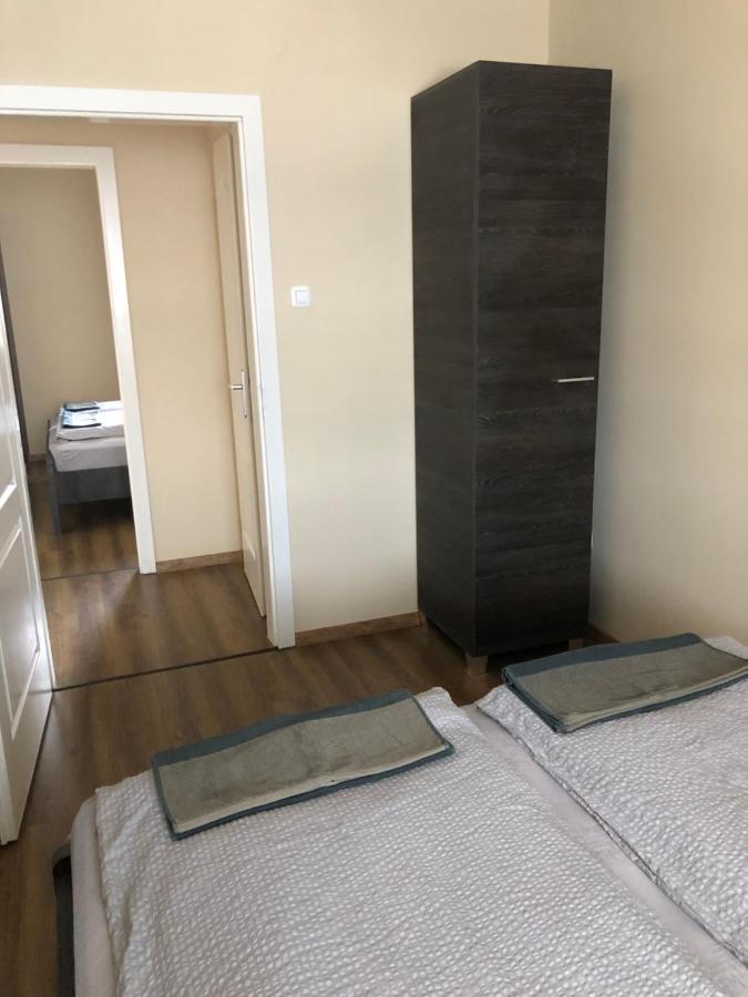 Alina Apartmanok Hajdúszoboszló Buitenkant foto
