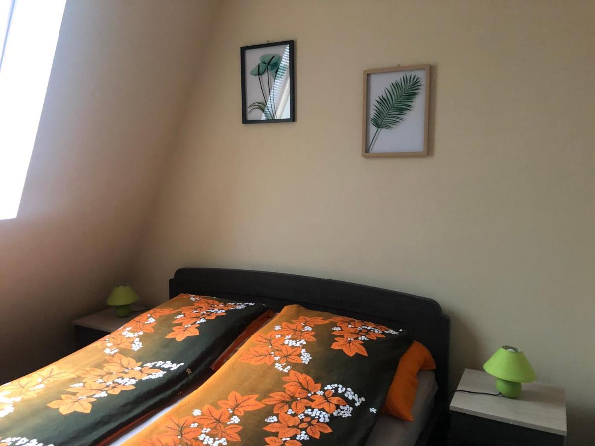Alina Apartmanok Hajdúszoboszló Buitenkant foto