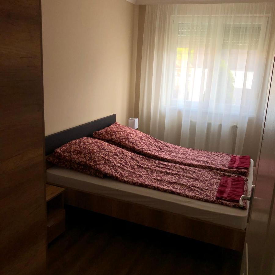 Alina Apartmanok Hajdúszoboszló Buitenkant foto