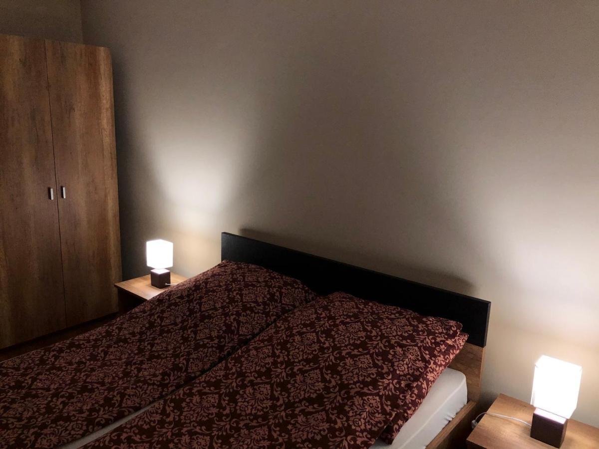 Alina Apartmanok Hajdúszoboszló Buitenkant foto