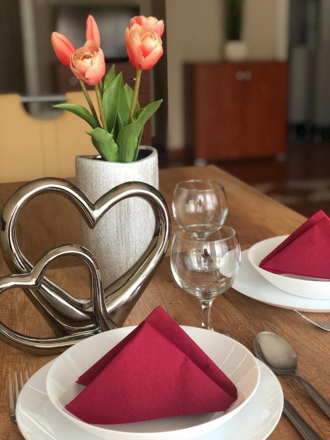 Alina Apartmanok Hajdúszoboszló Buitenkant foto