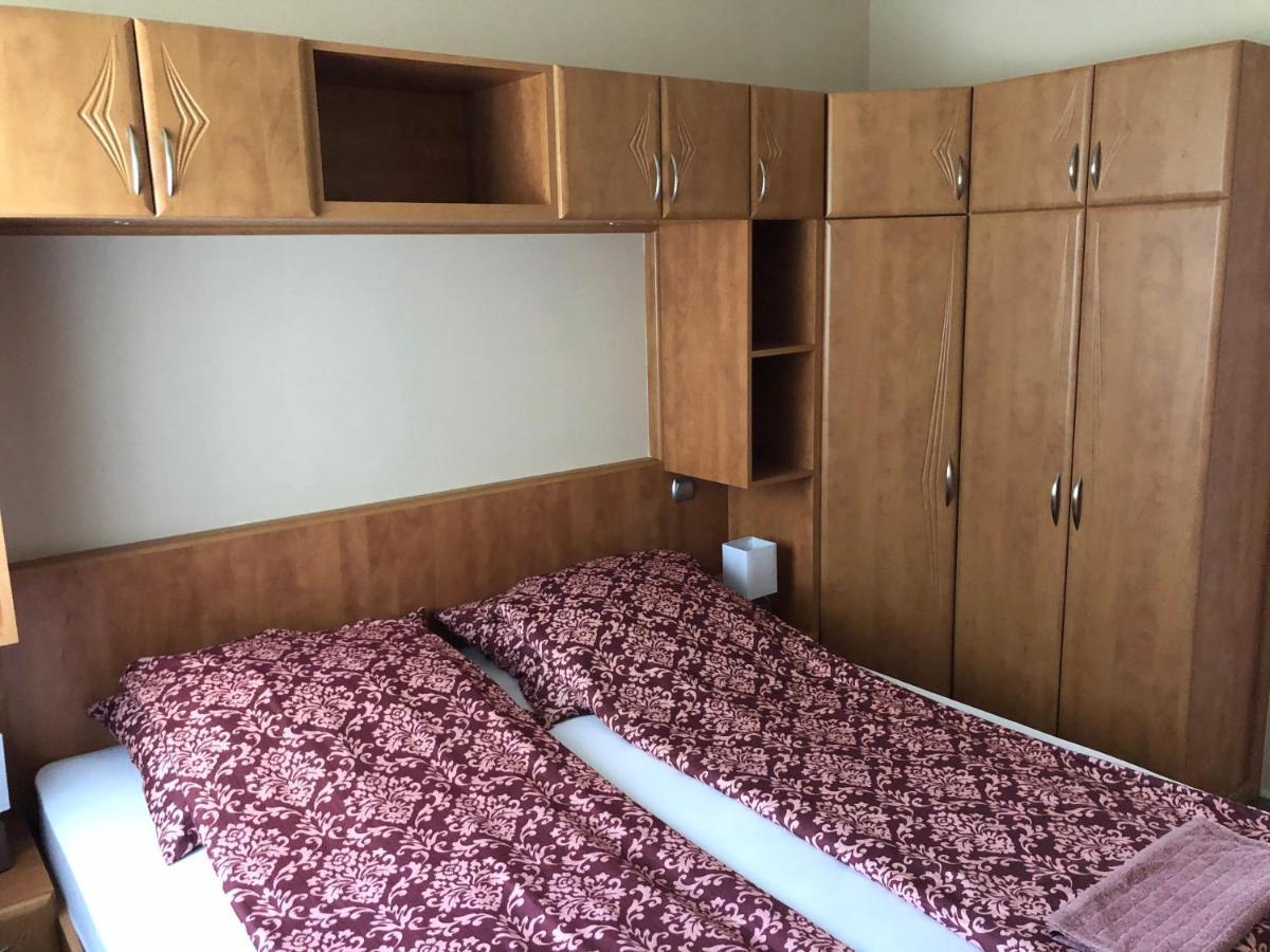Alina Apartmanok Hajdúszoboszló Buitenkant foto