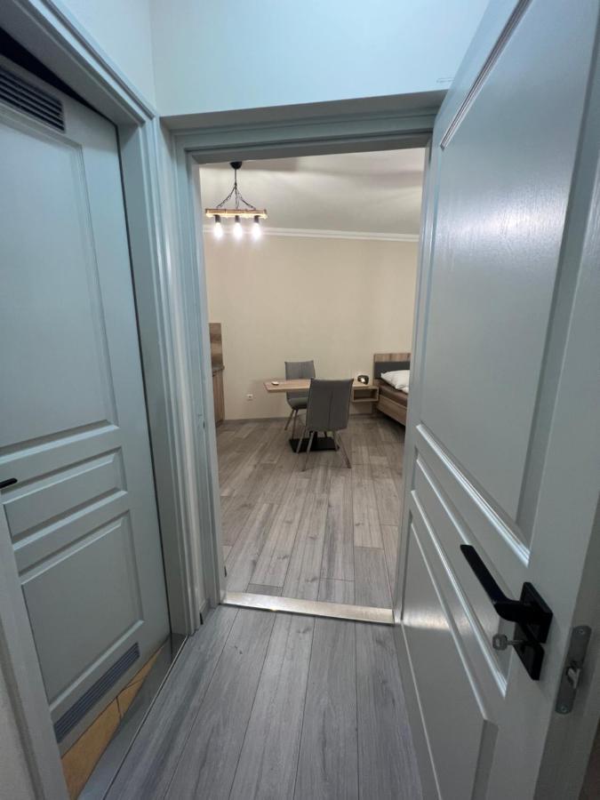 Alina Apartmanok Hajdúszoboszló Buitenkant foto